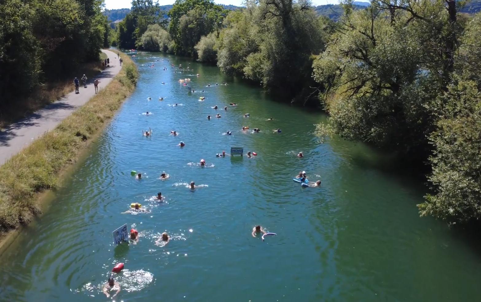 Schwimmen im Aarauer Amazonas am Mitteldamm